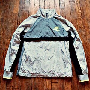 Nike Half Zip Mesh Lined Pullover Windbreaker in Gray